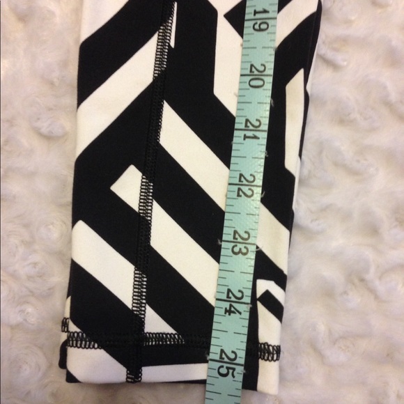 Victoria Sport Leggings - Picture 3 of 3